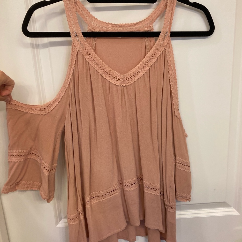 Blouse with shoulder cut outs